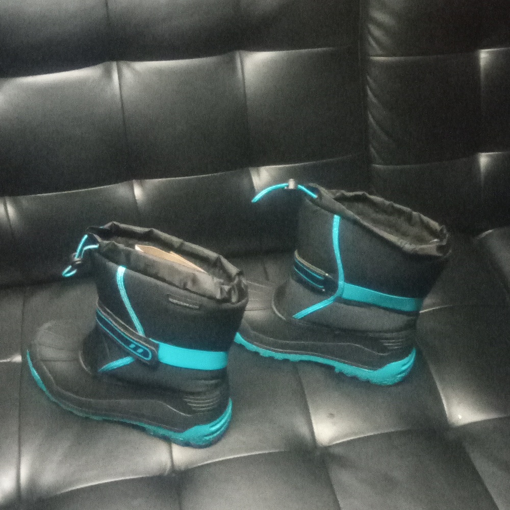 Waterproof Winter Boots size 9 Women